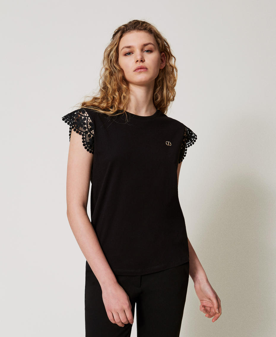 T-shirt with lace cap sleeves Black Woman 251TT2411_00006_01