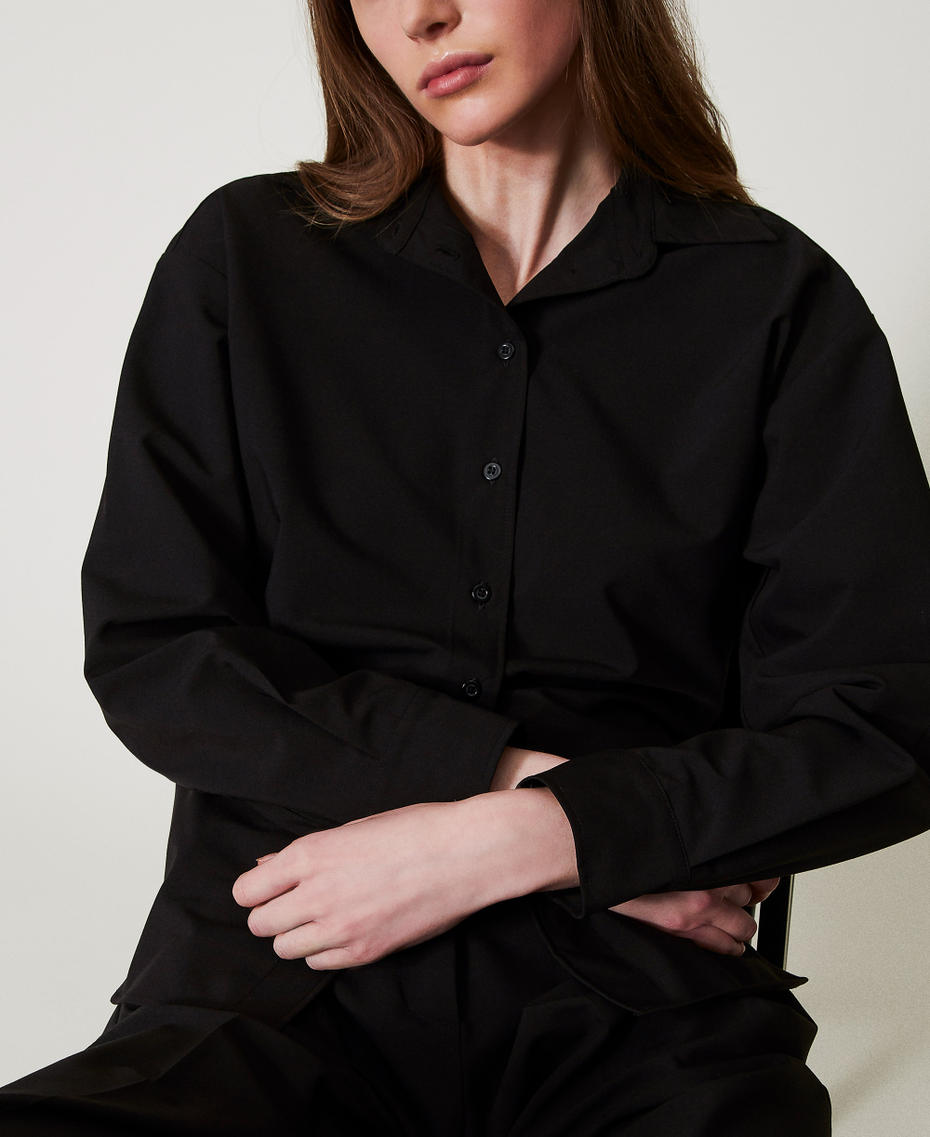 Camicia oversize in tessuto tecnico Nero Donna 251TQ2030_00006_04
