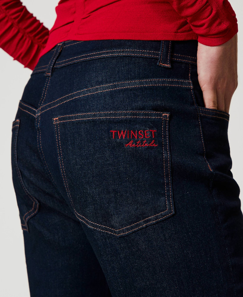 Cropped-Jeans mit Aufschlag Rinse-Denim Frau 251AP2352_06295_04