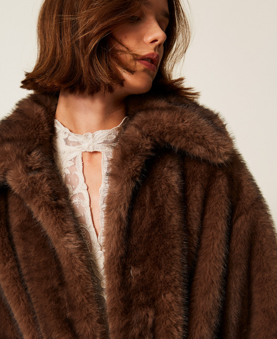 Manteau long en fausse fourrure Marron « Soft Beaver » Femme 252AT2190_12969_04