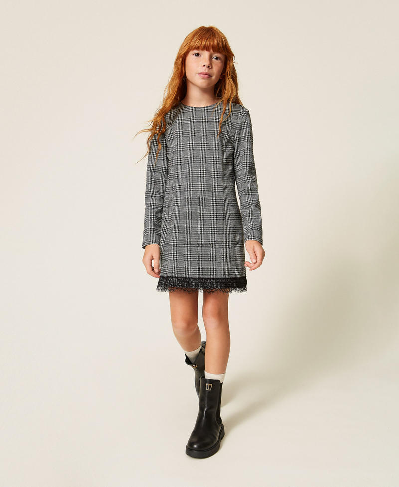 Robe courte en prince de Galles avec dentelle