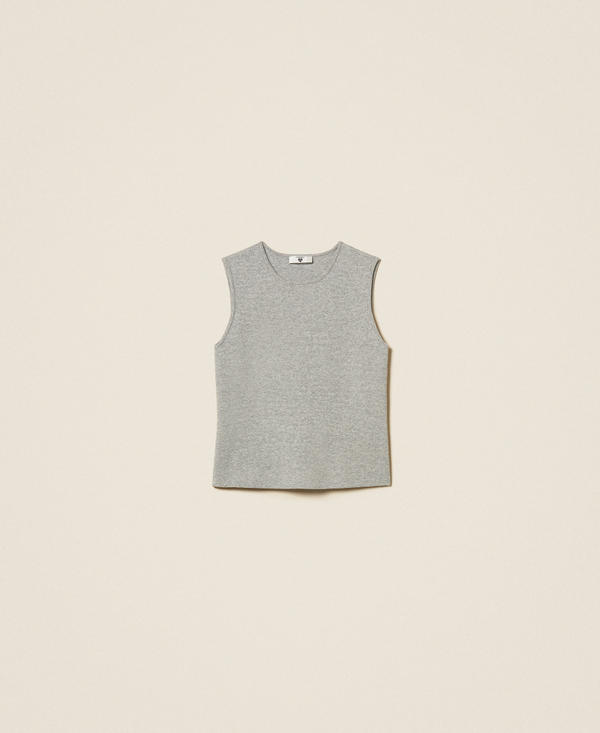 Fitted sleeveless jumper