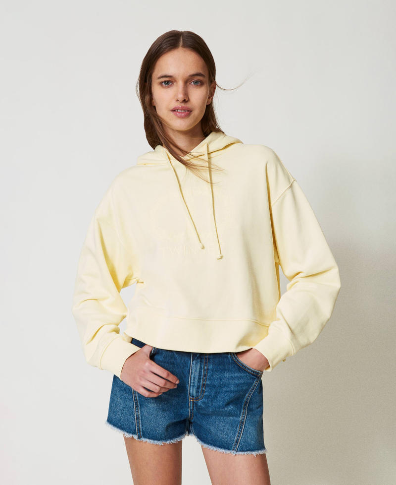 Short sweatshirt with floral Oval T embroidery Vanilla Woman 251TP2480_12143_01