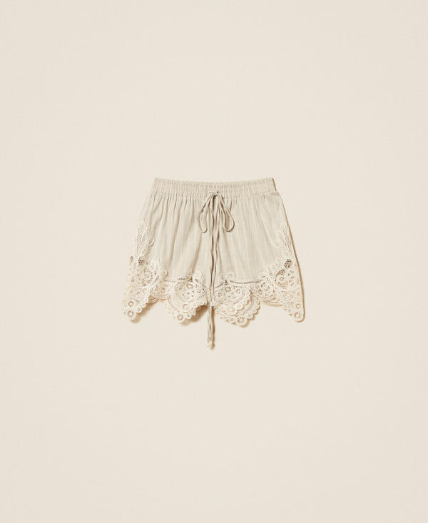 Шорты из жаккардовой льняной ткани с кружевом