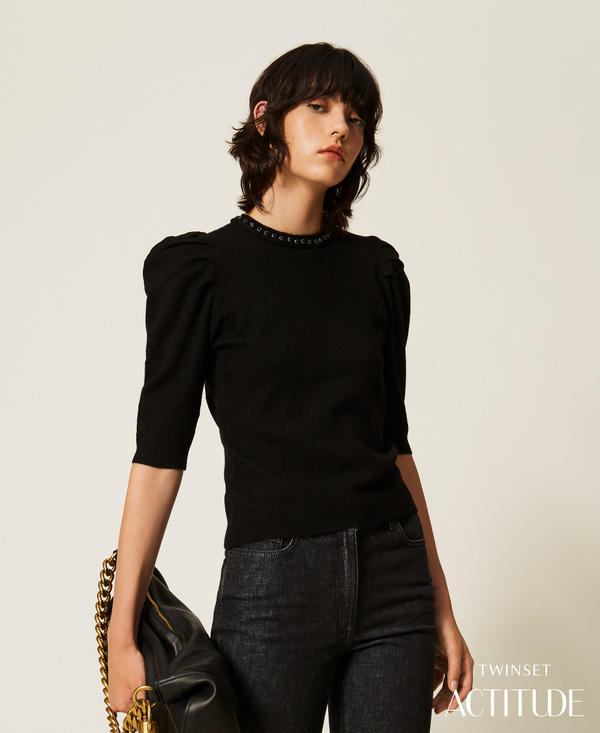 Pullover aus recyceltem Garn mit Strasssteinen