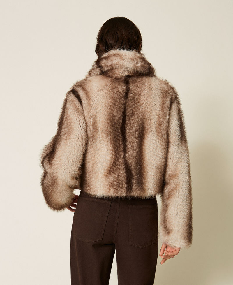 Jacke aus Kunstpelz mit schattiertem Print Animal Shade Casha / Brown Frau 262TP2240_13812_04