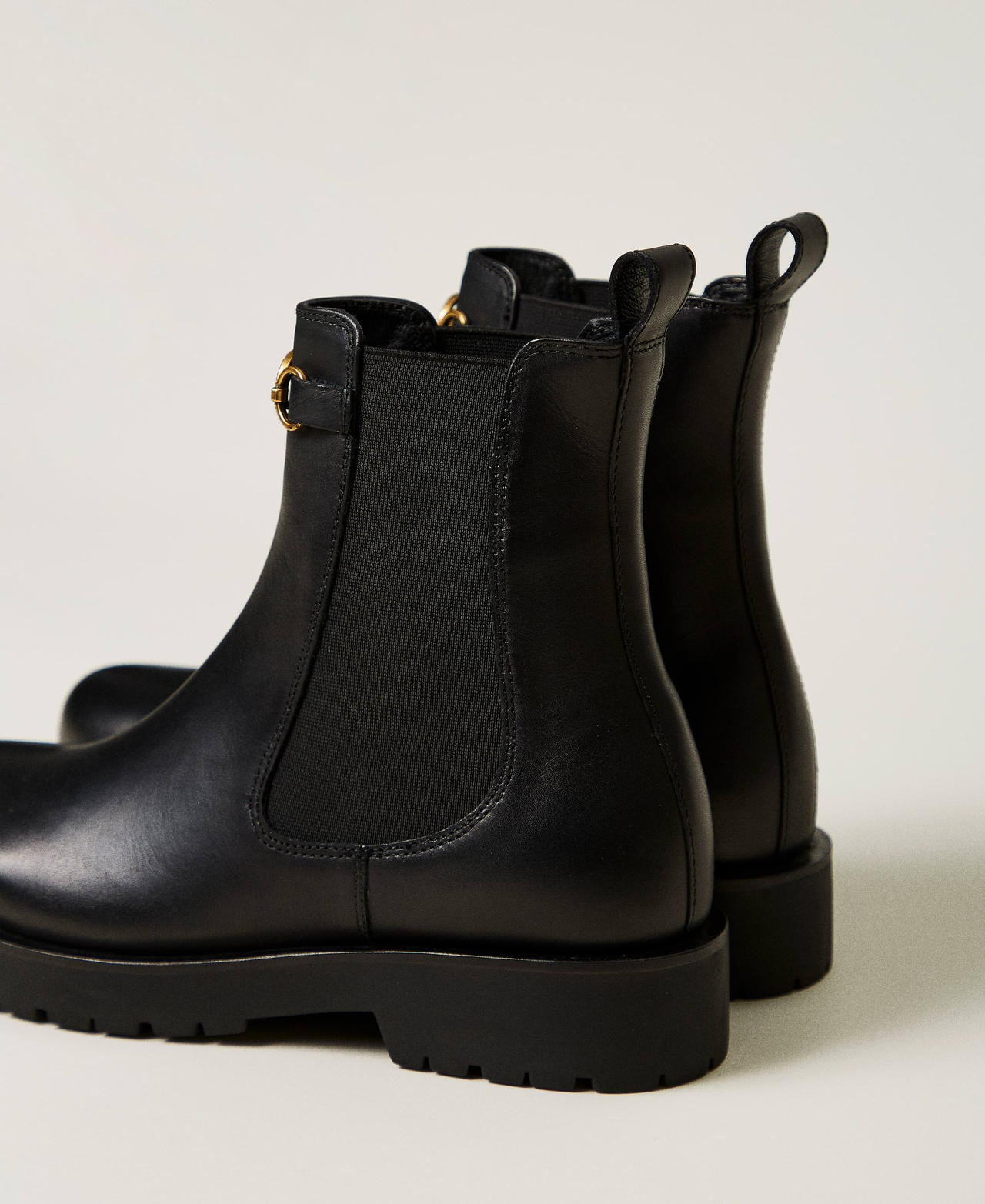 Leather Chelsea boots with Oval T Black Woman 242TGT168_00006_03