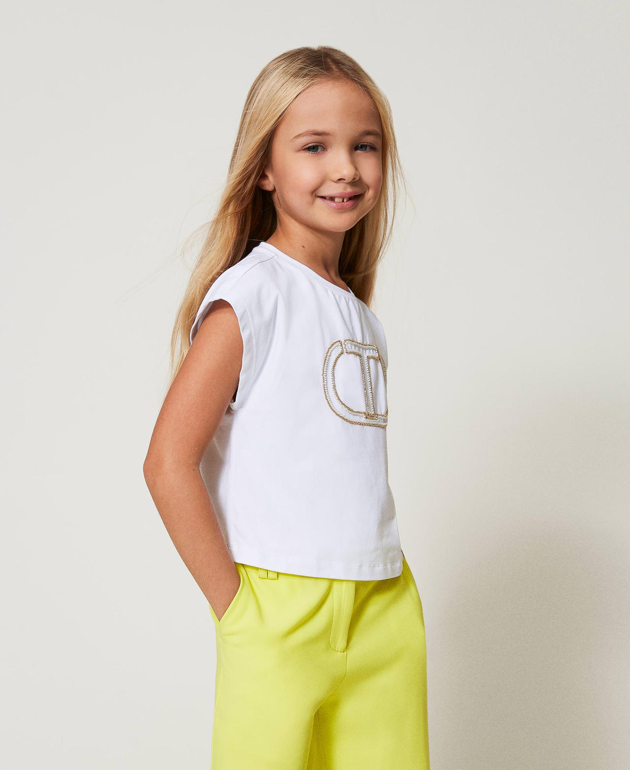 T-shirt with embroidered Oval T "Ice" White Girl 251GJ2QR1_00808_02