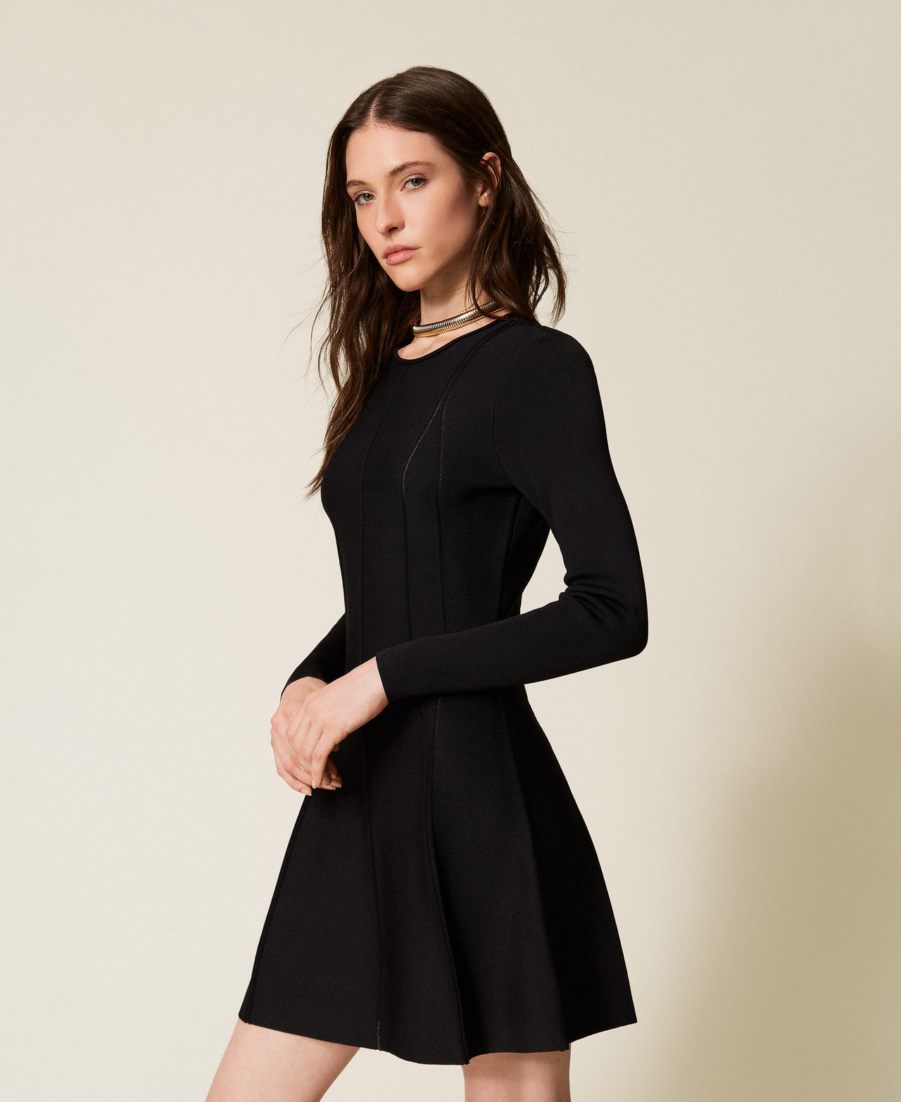 Abito corto in maglia con godet Nero Donna 252TP3640_00006_02