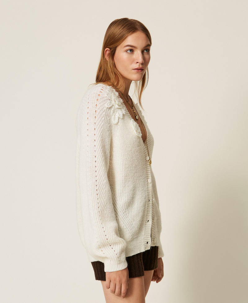 Cardigan mit H&auml;kelblumen Perlmutt Frau 262TT3192_00059_02