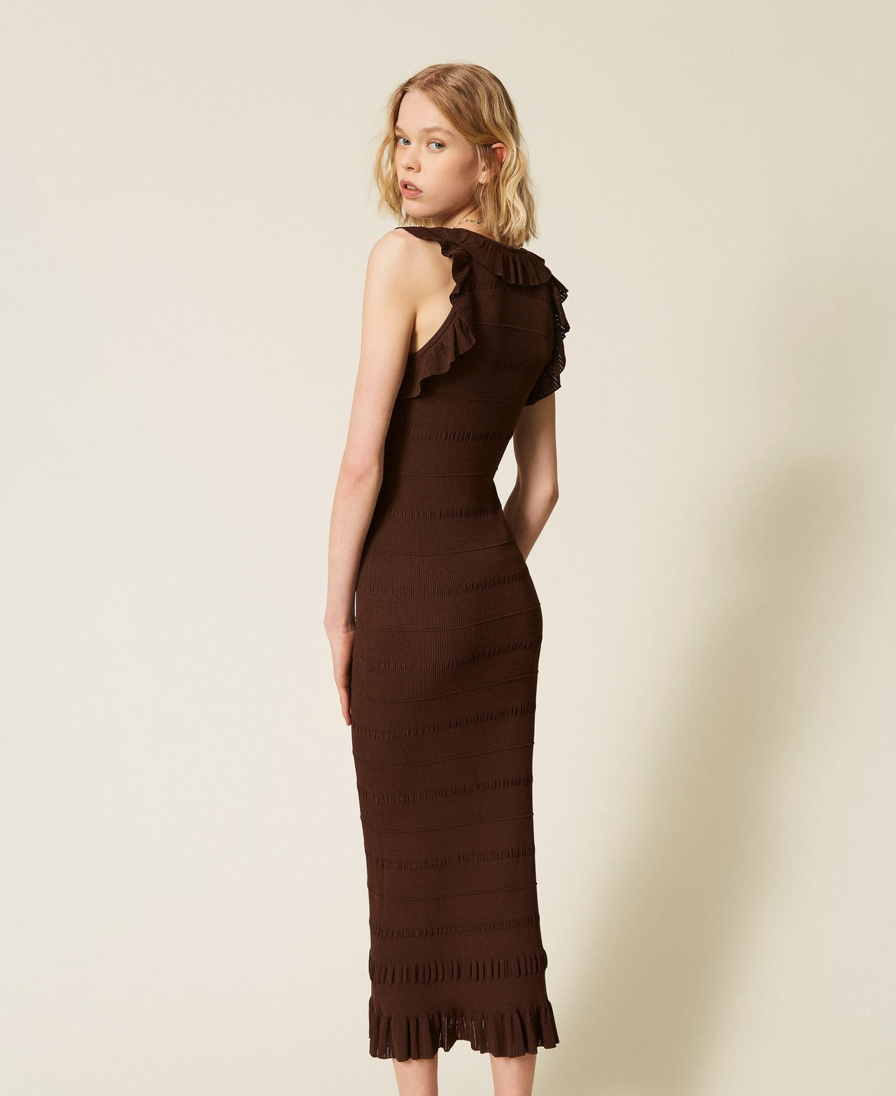 Платье миди в рубчик с оборками Кофейный Ликер женщина 261TT3023_12110_03