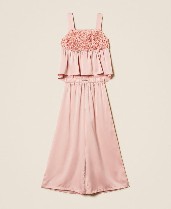 Top con rose e pantaloni in raso