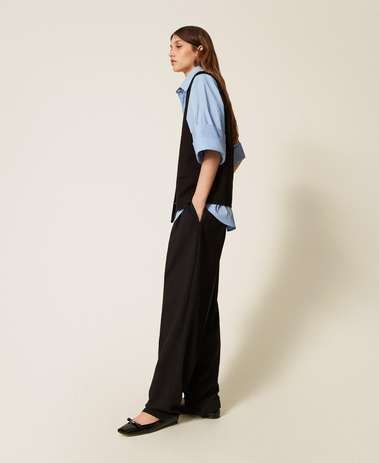 Pantalon avec plis asymétriques Noir Femme 252AP2294_00006_01