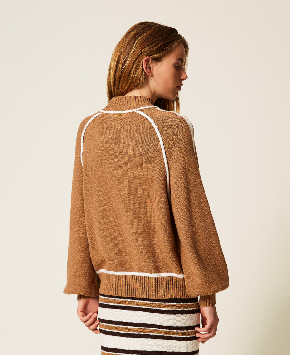 Pullover mit Kontrasträndern Zweifarbig Camel / Off White Frau 252LI3NCC_12725_03