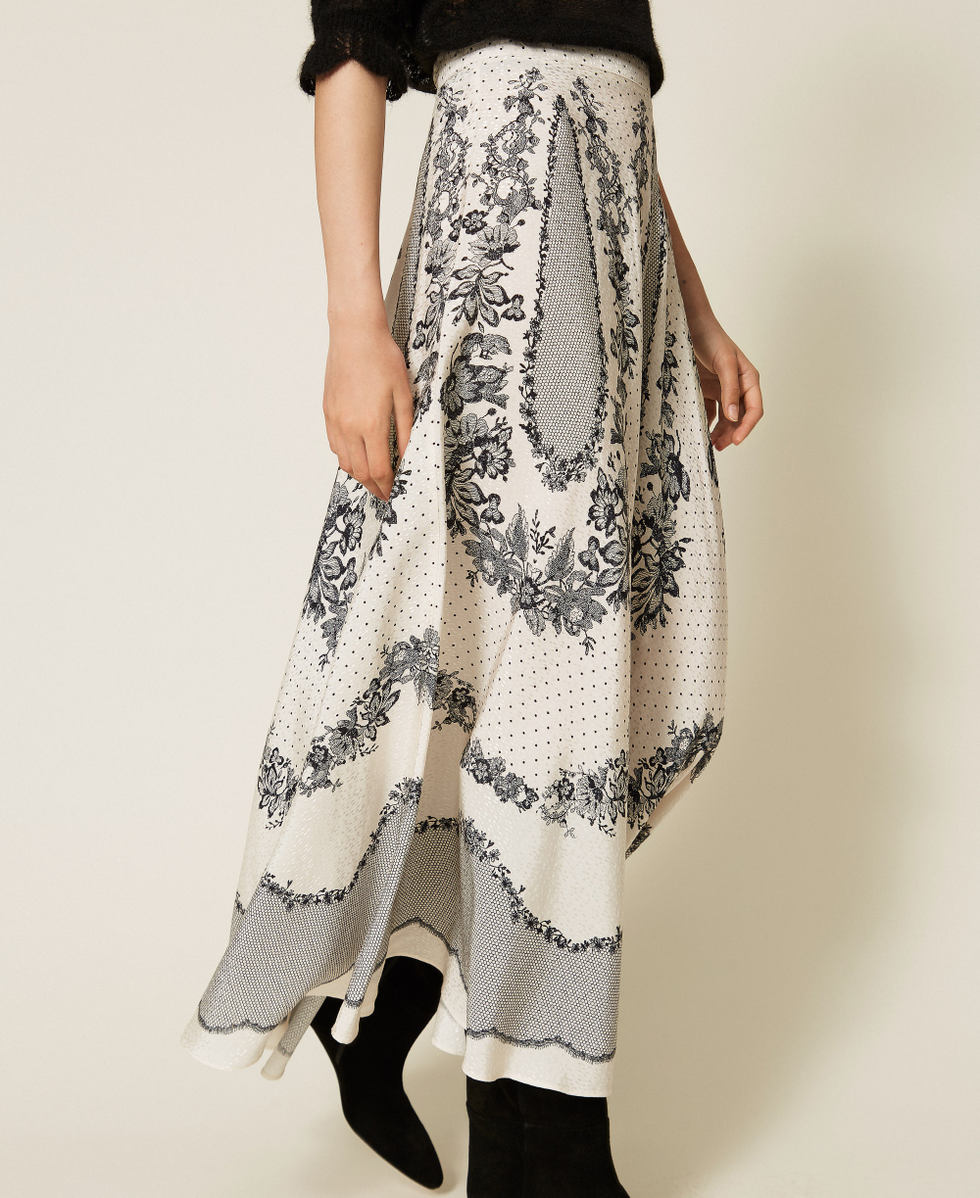Jacquard satin long skirt with floral and polka dot pattern Black/Mother of Pearl Lace And Flowers Print Woman 262TP267E_13947_04