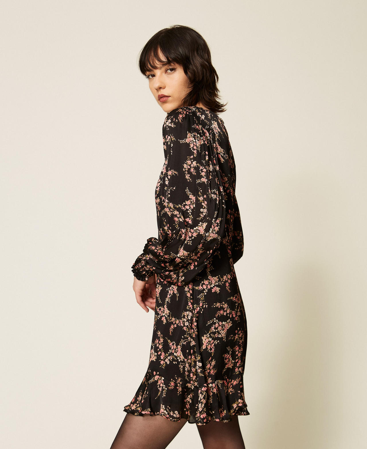 Robe courte en satin cr&eacute;pon floral Imprim&eacute; Petites Fleurs Noir/Rose Femme 262TP275J_13700_03