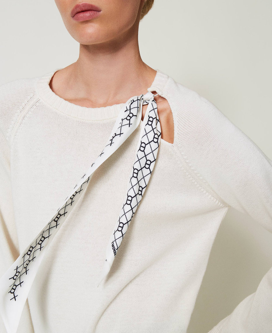 Jumper with logoed foulard Two-tone Snow/Snow Oval T Print/Black Woman 251TP3210_12338_03