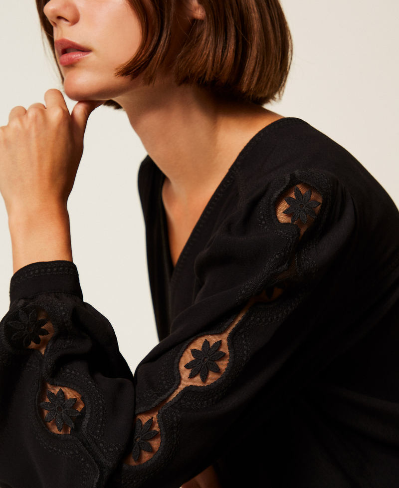Crêpe blouse with embroidery Black Woman 252TP2151_00006_04