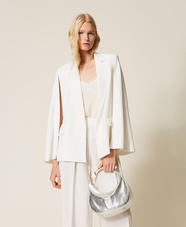 Croissant bag with metal handle