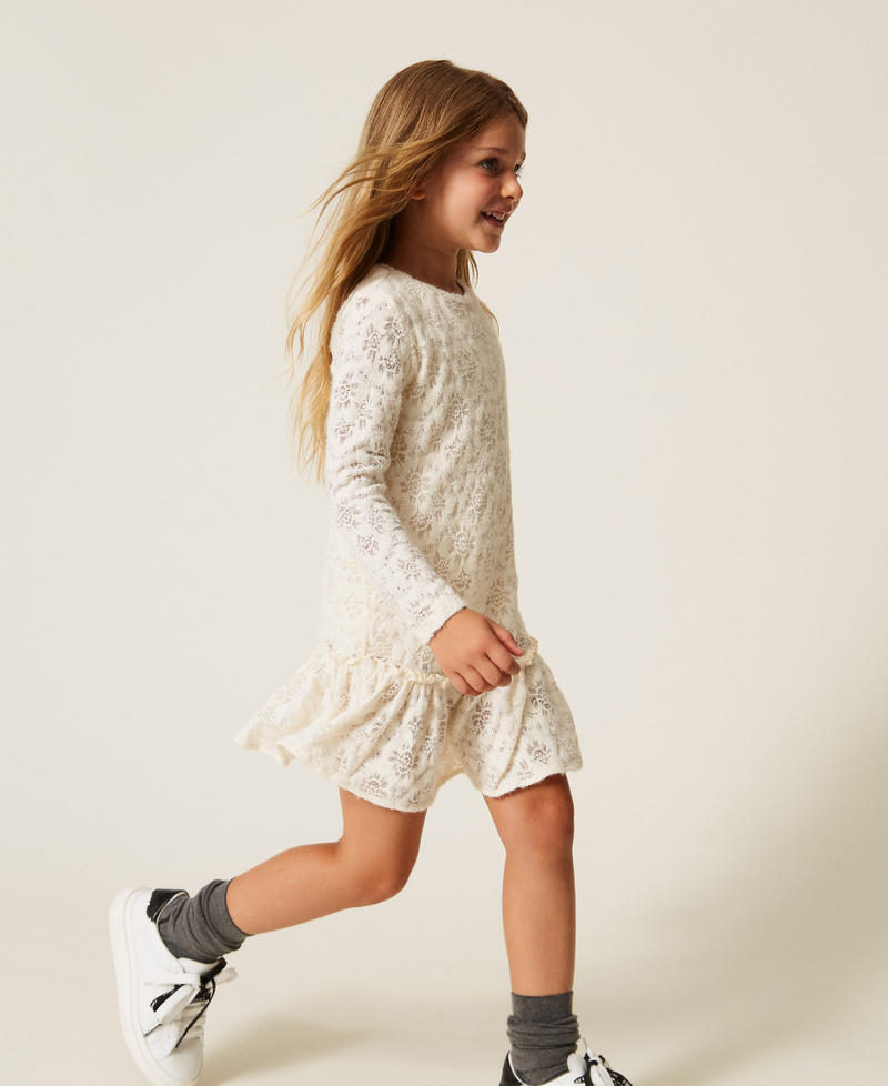 Kurzes Babykleid aus Spitze Wei&szlig; Schnee M&auml;dchen 262GB2121_00282_01