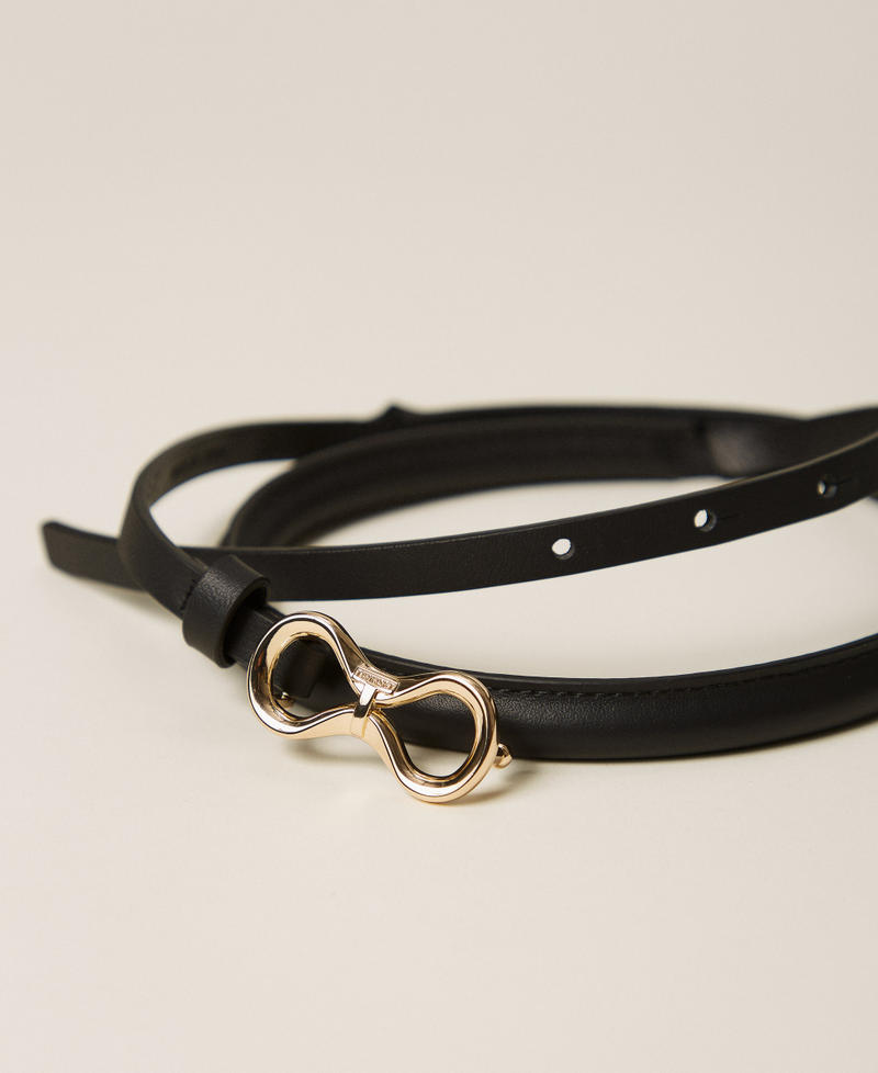 Lederg&uuml;rtel mit Logoschnalle Schwarz Frau 261TA4180_00006_02