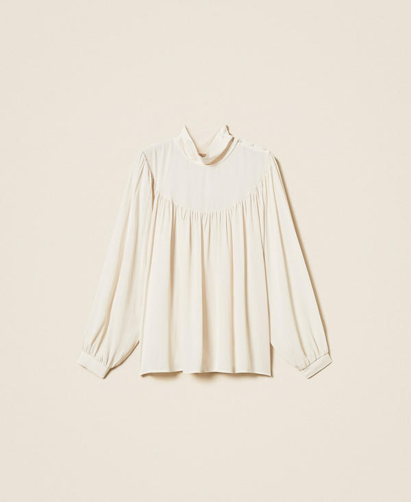 Cr&ecirc;pe de Chine blouse with gathering