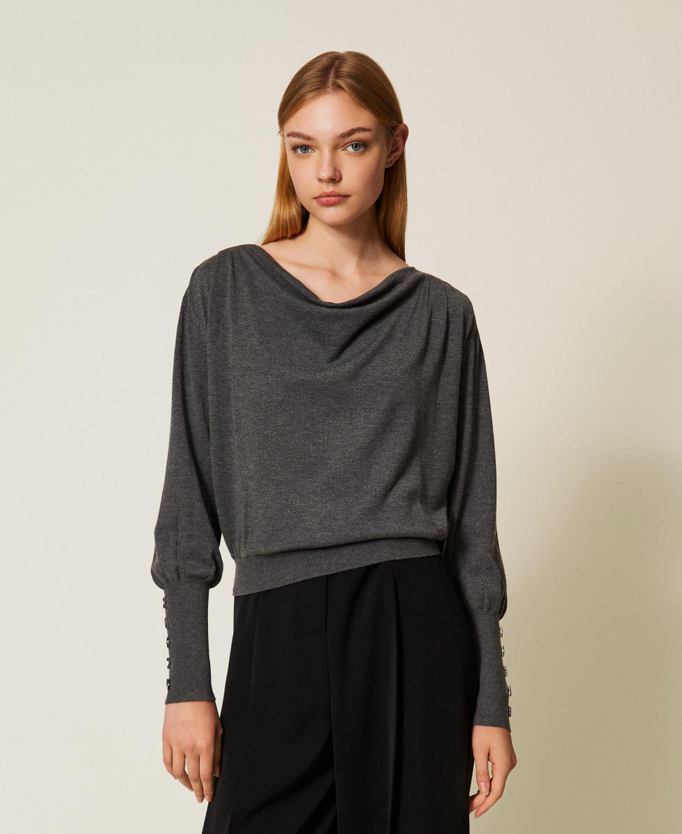 Pull avec drap&eacute; et broderies Gris moyen chin&eacute; Femme 252AP3051_0082M_01