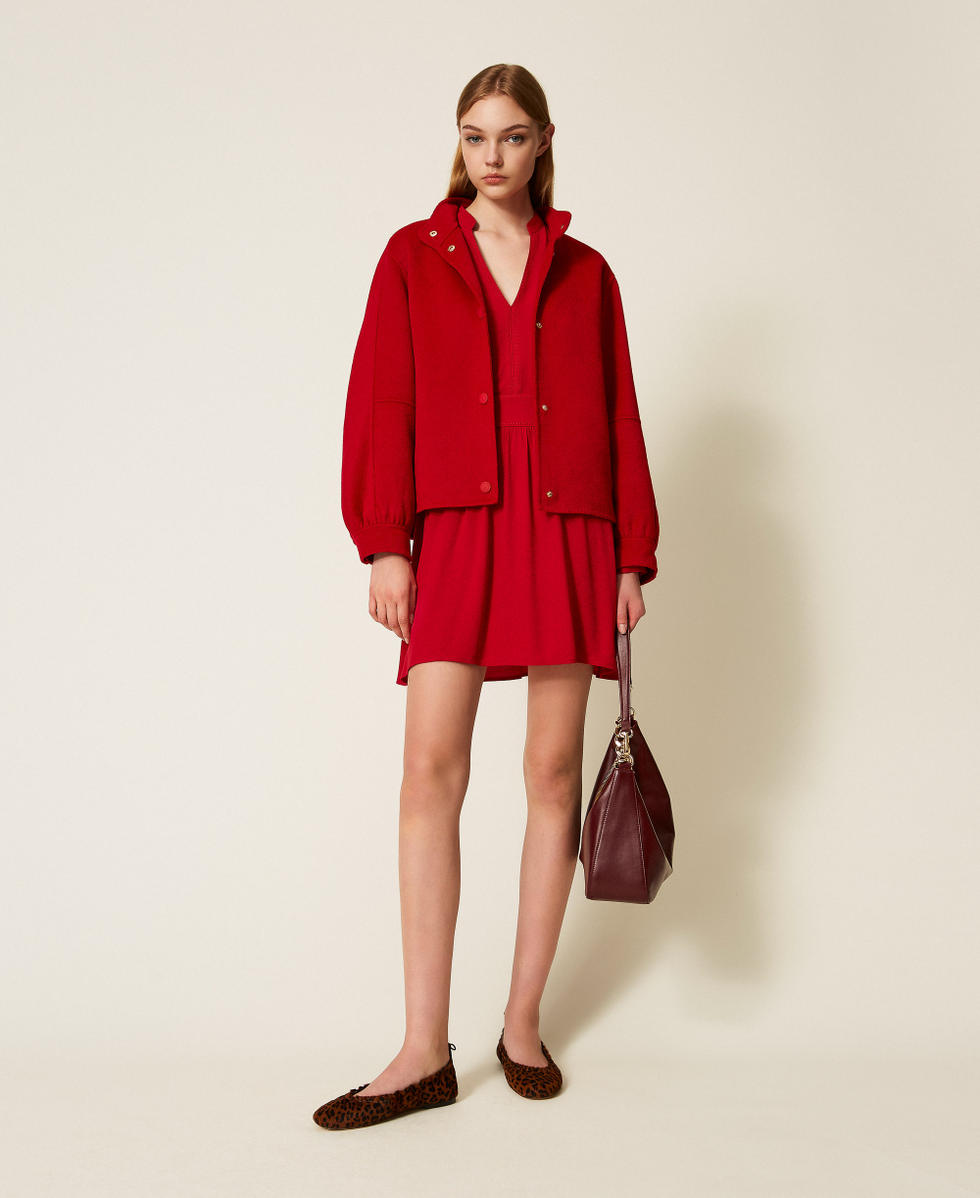 Kurzes Kleid aus Krepp mit Stickerei Venedigrot Frau 252TP2150_00740_T0