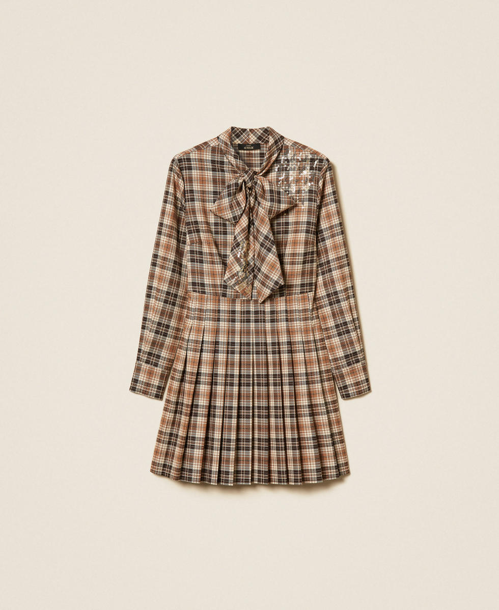 Robe courte en flanelle tartan avec broderie