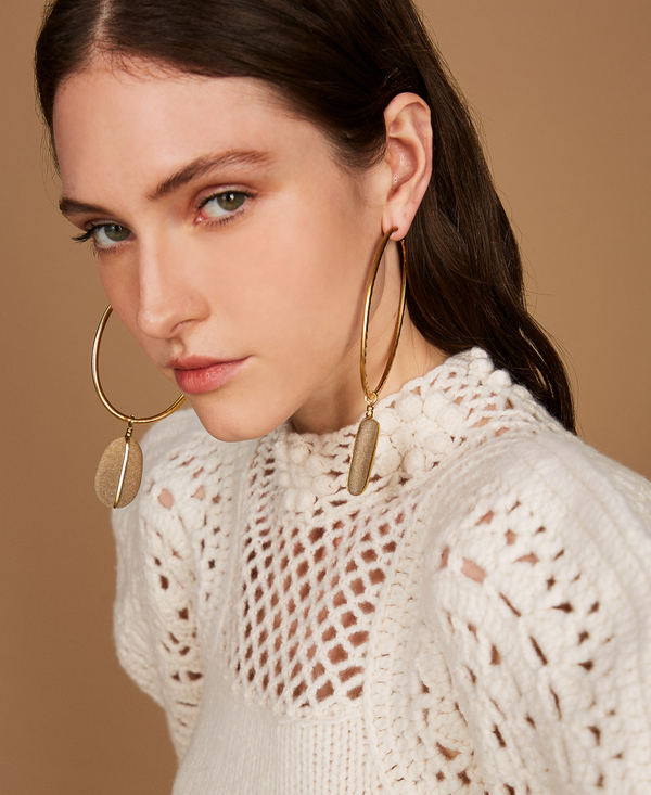 Hoop earrings with pendant