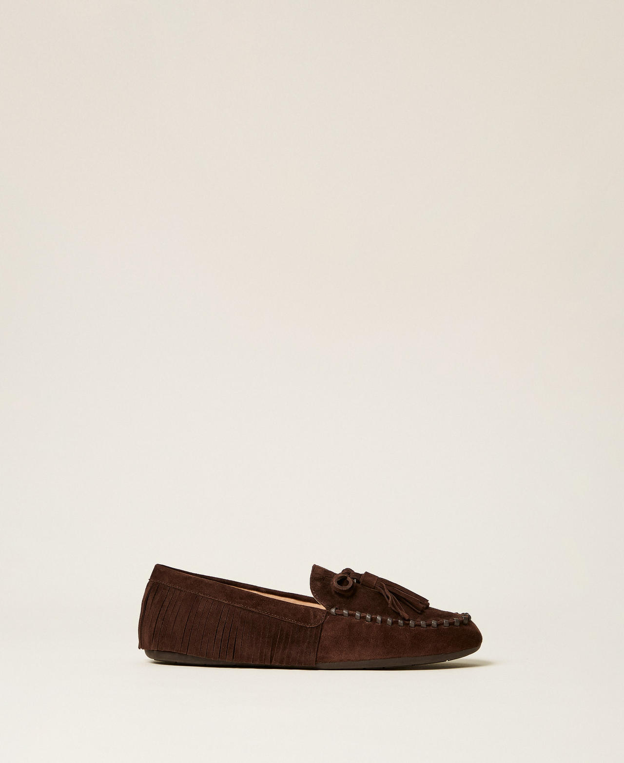 Suede loafers with fringes