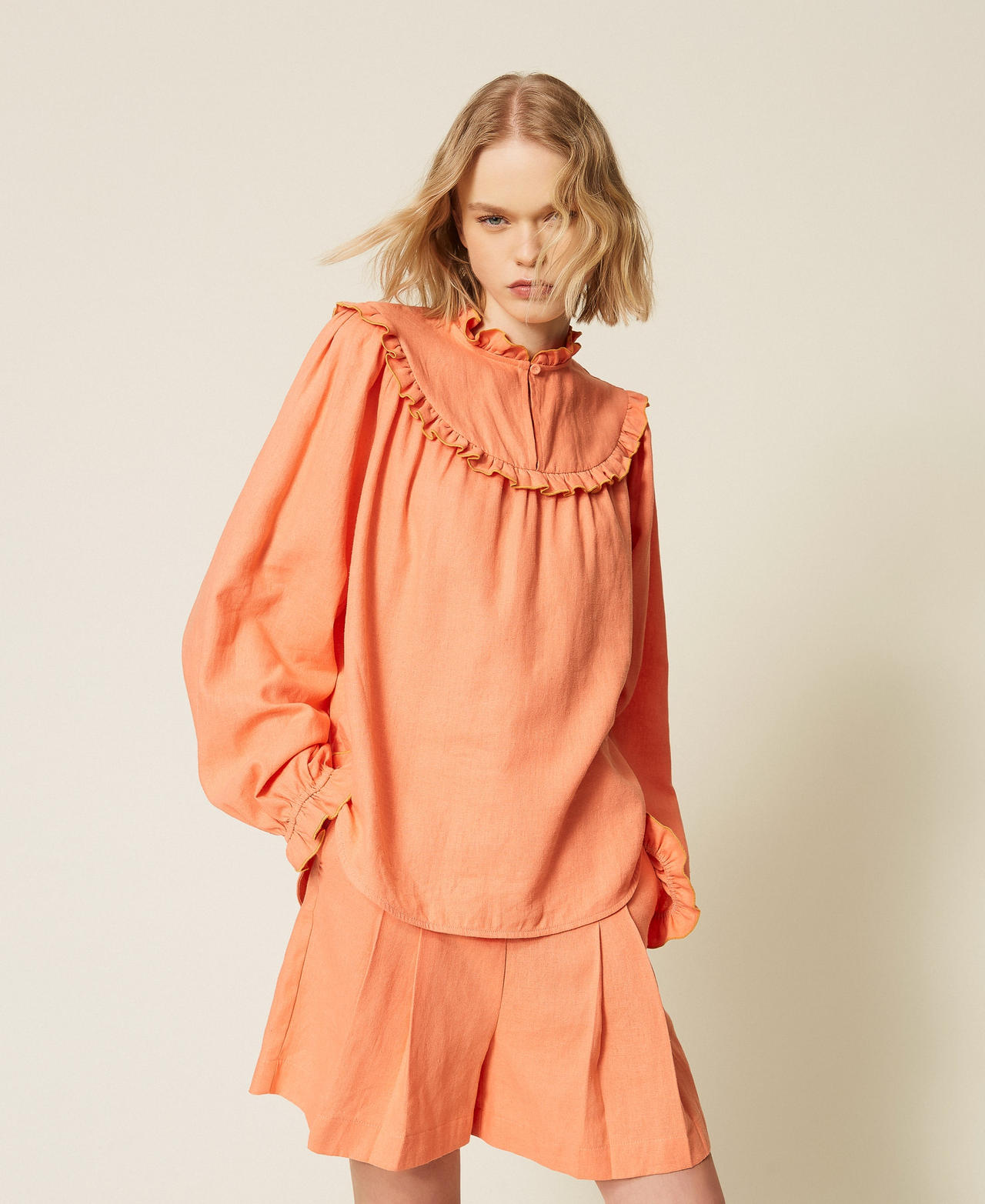 Blouse en lin mélangé avec volants
