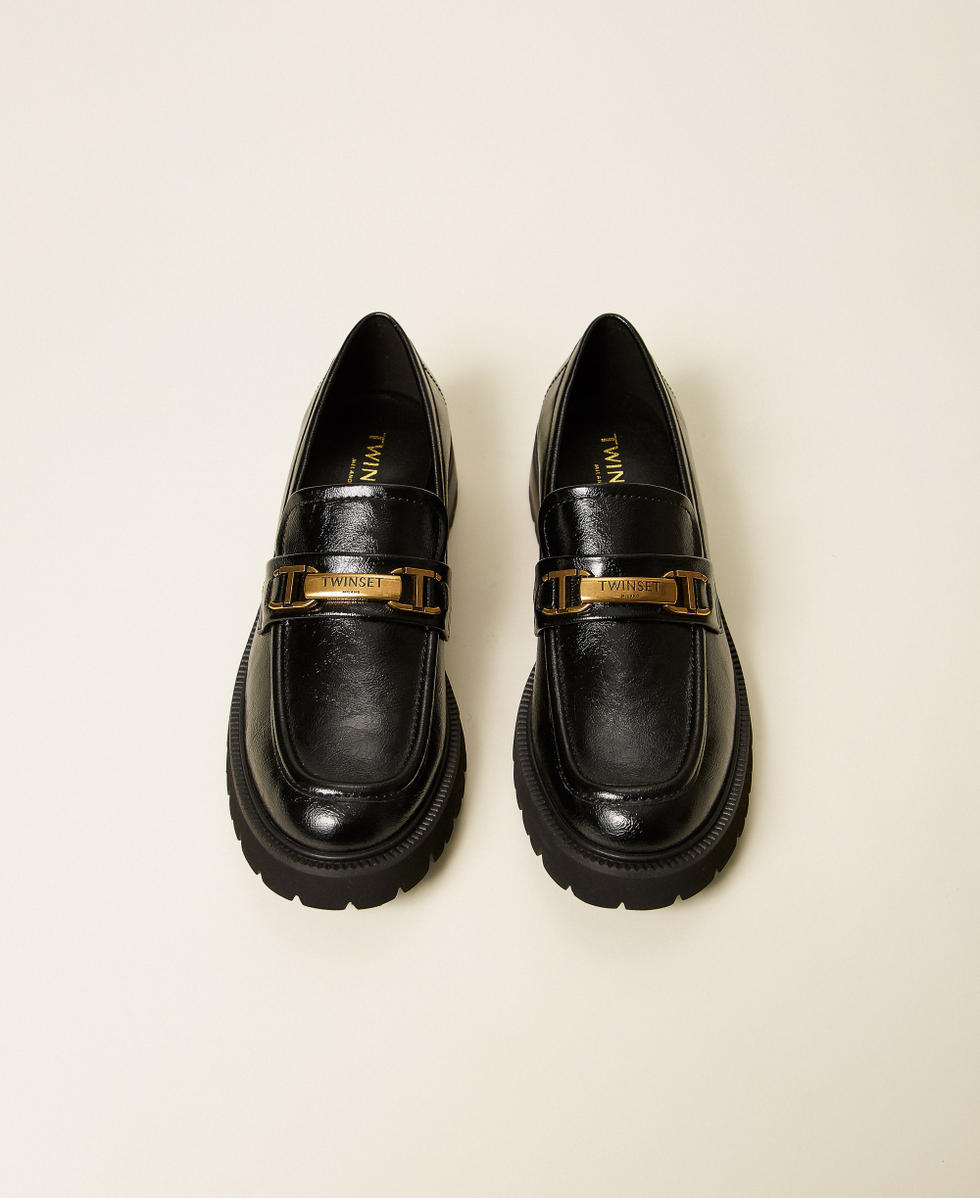 Mocassins avec barrette Oval T Noir Femme 252TGT080_00006_04