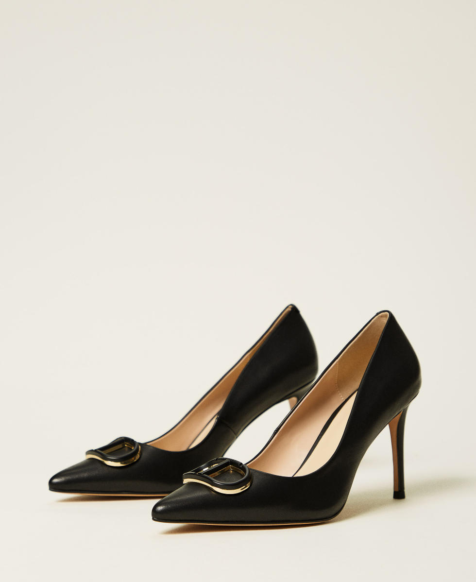 Lederpumps mit Oval T Schwarz Frau 251TCP060_00006_02