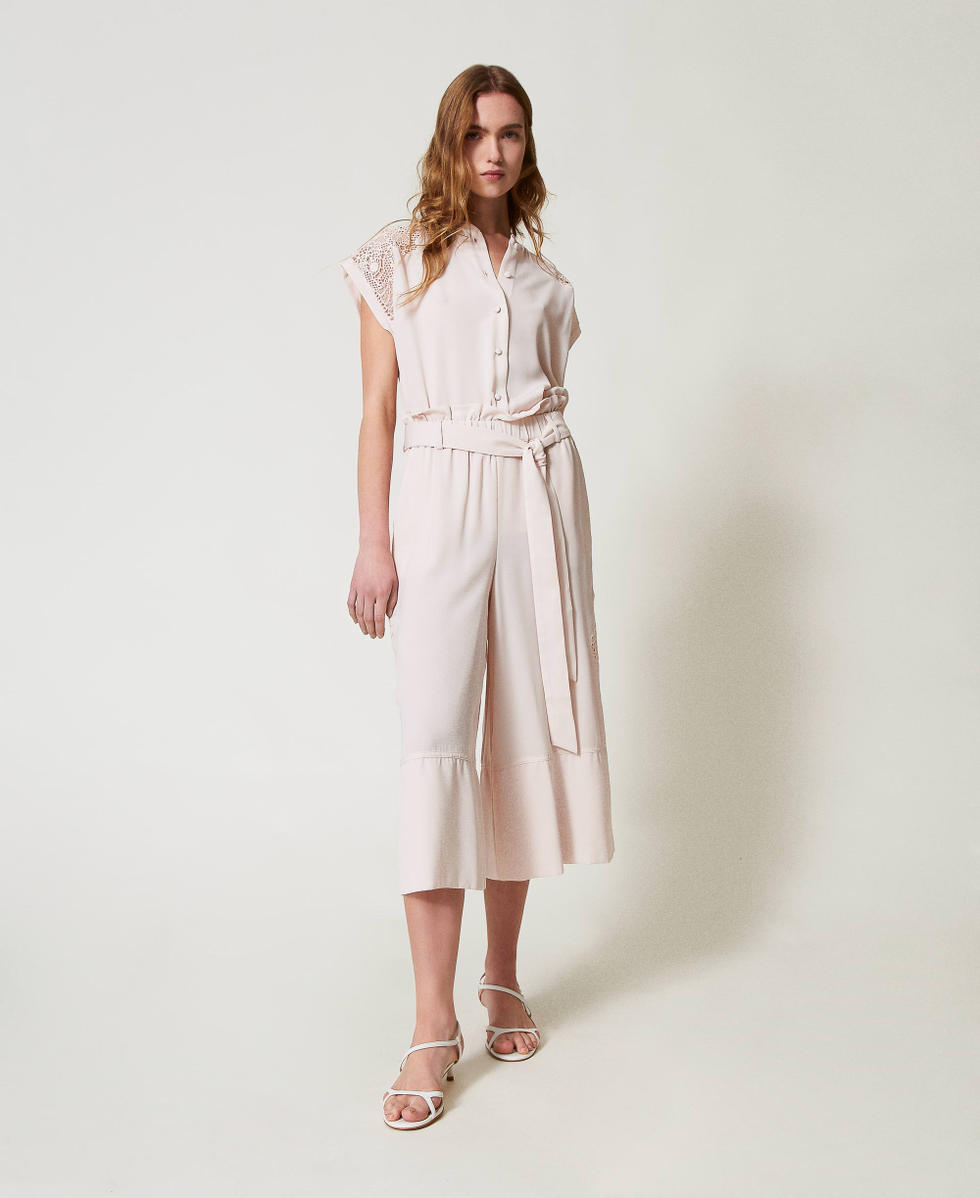 Cropped-Hose aus Twill mit Stickerei Tender Pink Rosa Frau 251AP2423_00619_01