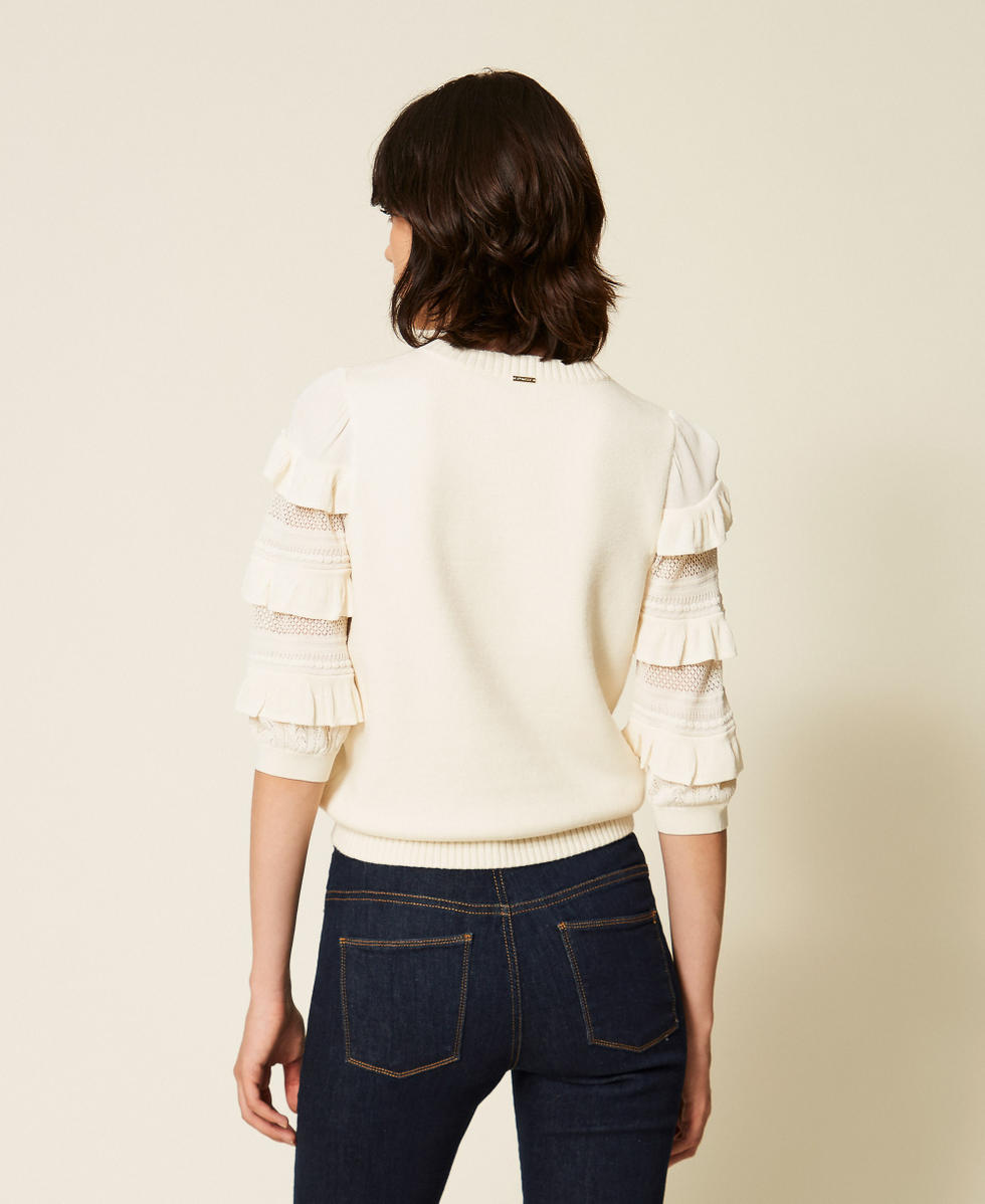 Pullover mit Netzmaschen und Volant Perlmutt Frau 262TP3111_00059_03