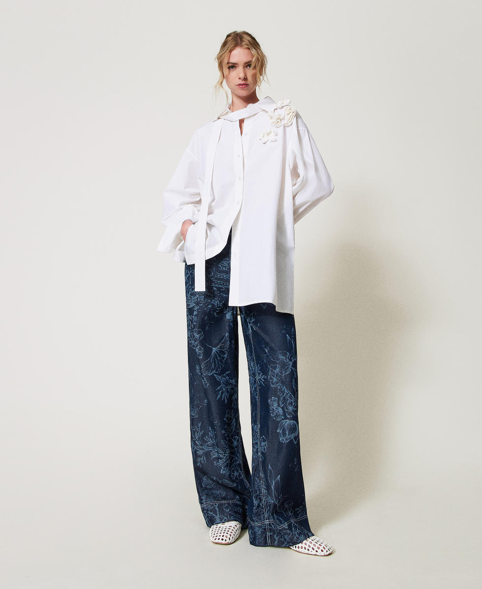 MYFO Palazzohose aus Denim mit Blumenmotiv