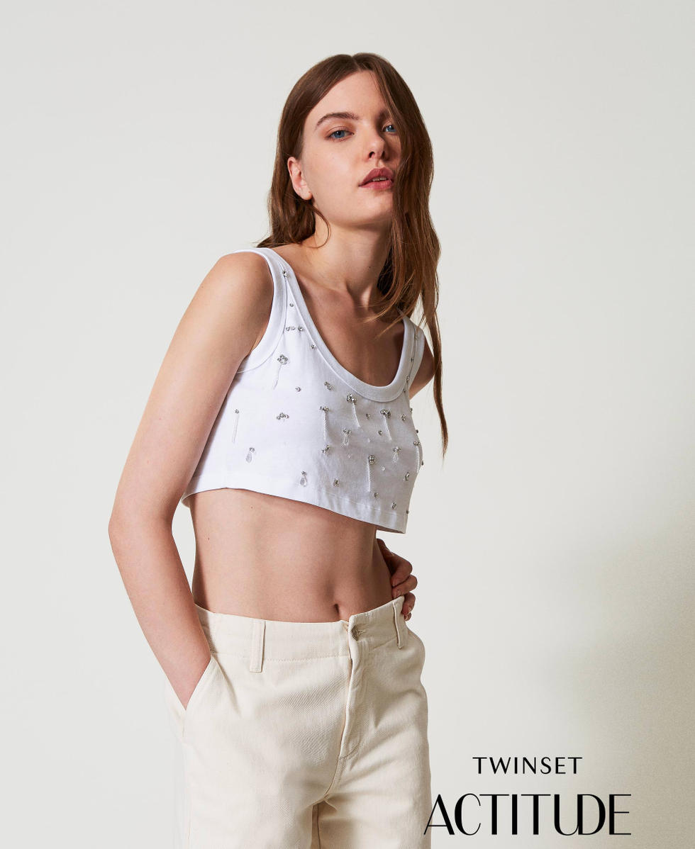 Cropped top with embroidery