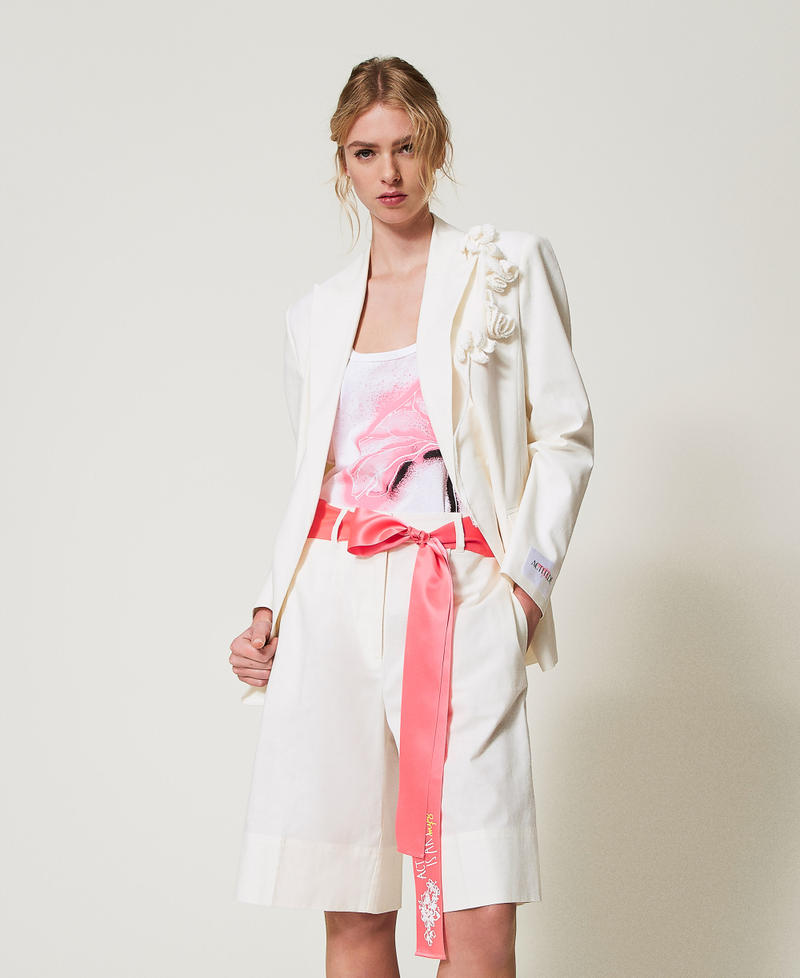 MYFO Shorts aus Leinenmischung mit Gürtel Weiß Schnee Frau 251AQ2063_00282_01