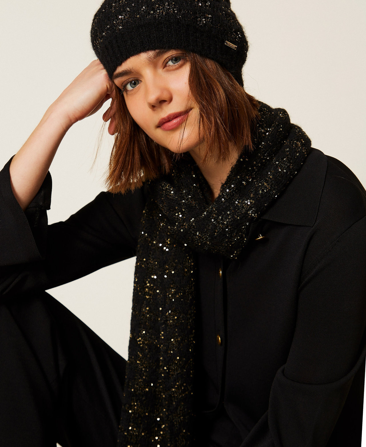 Bufanda de punto jacquard de pata de gallo Negro / Negro-Oro Mujer 262TA4580_13926_A0