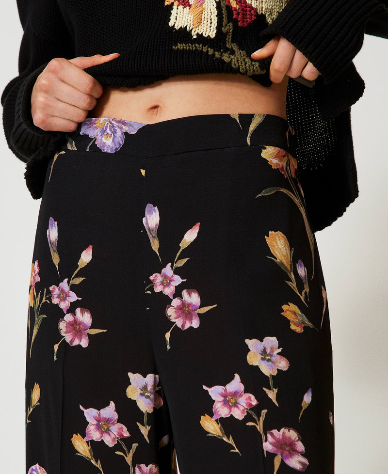 Cr&ecirc;pe de Chine floral trousers Multicolour/Black Iris Print Woman 251TP2775_12328_04