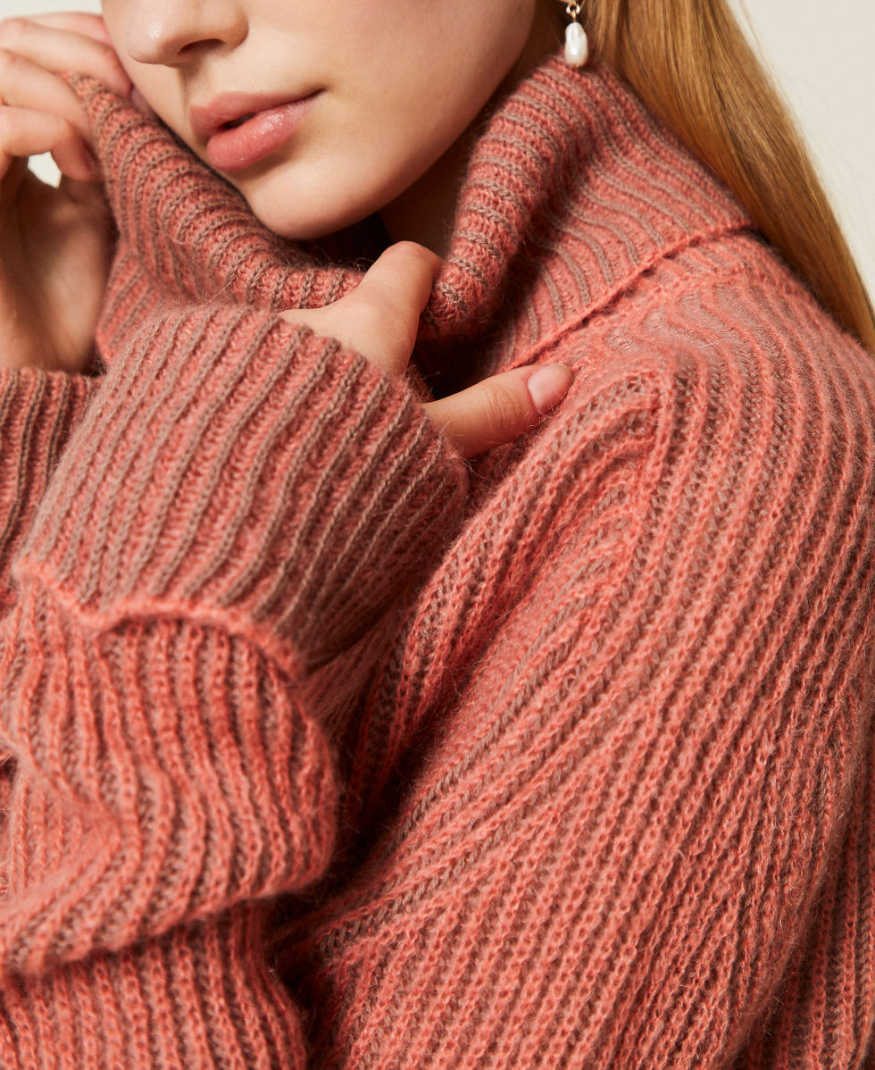 Wool blend vanis&eacute; turtle neck jumper Dusty Pink/Dove Brown Woman 252TF3010_13000_04