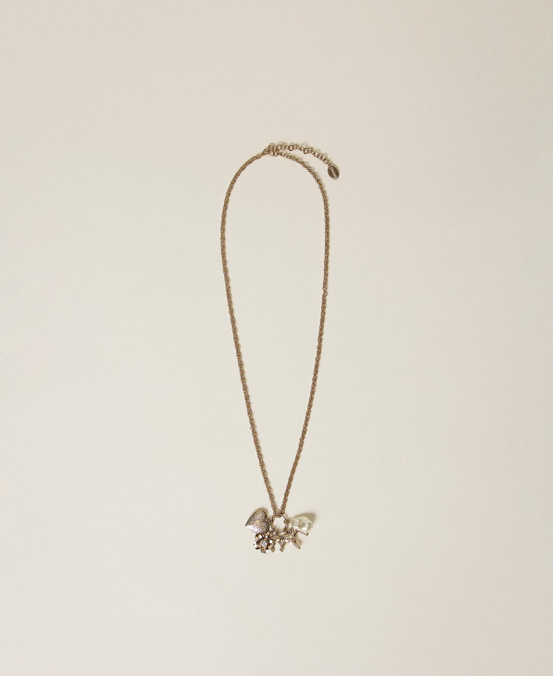 Collier avec charms et perle