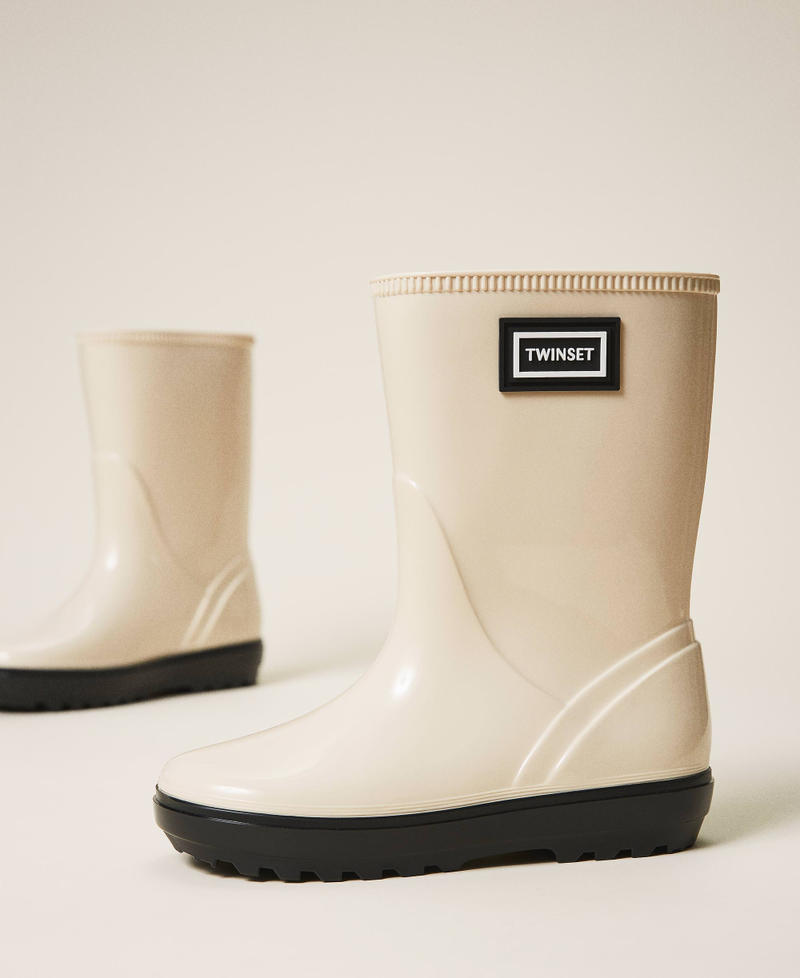 Rain boots with logo Creamy White Girl 202GCJ100-03