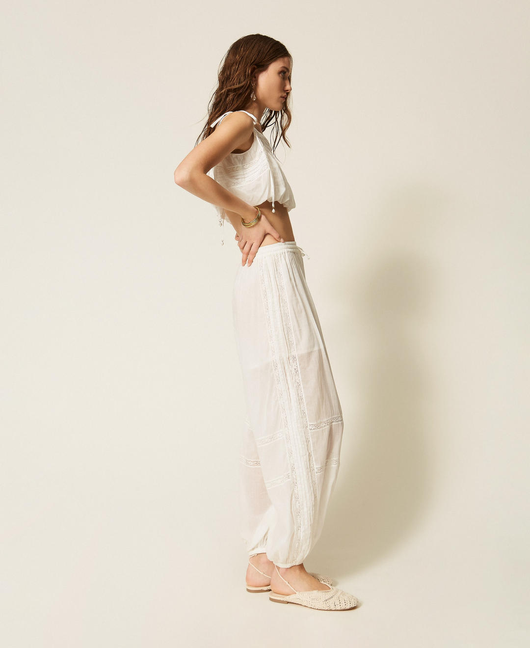Pantalon en mousseline avec dentelle