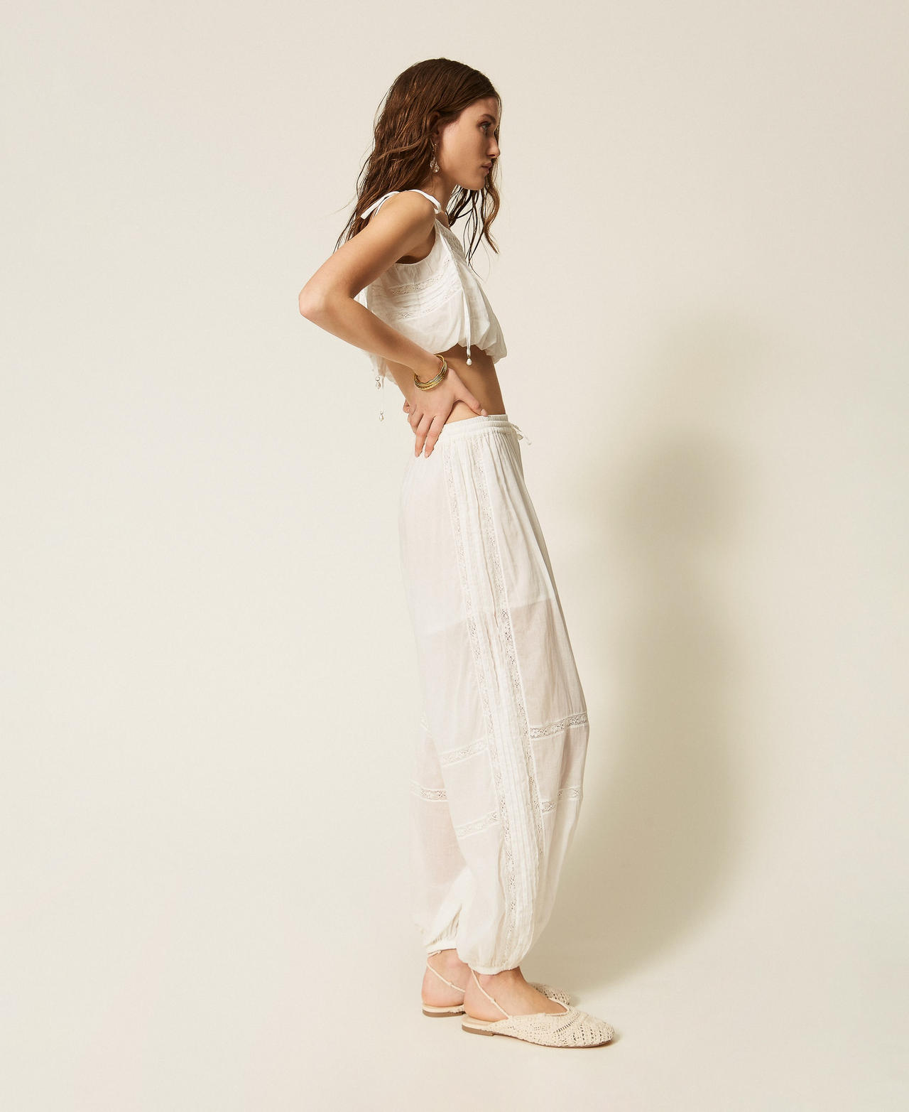 Pantalon en mousseline avec dentelle