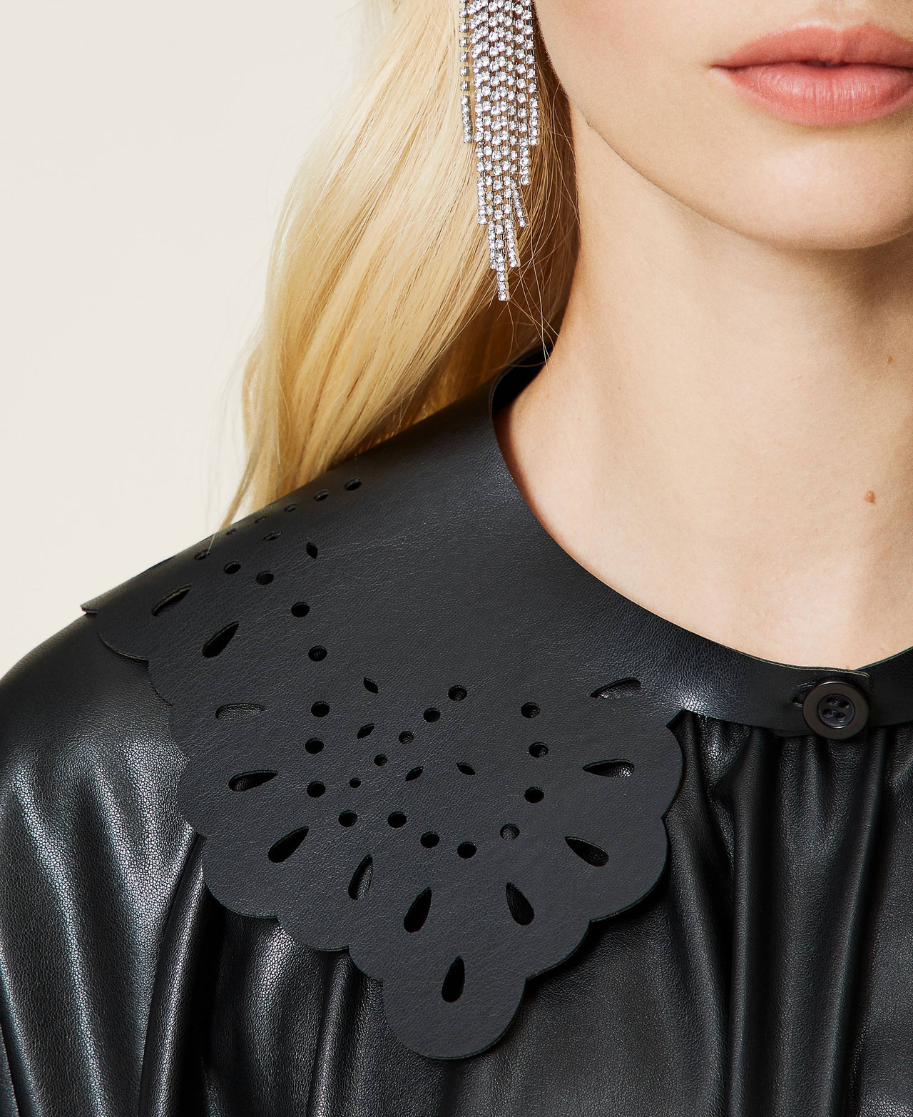 Broderie anglaise effect openwork collar Black Woman 212AA4041-0S