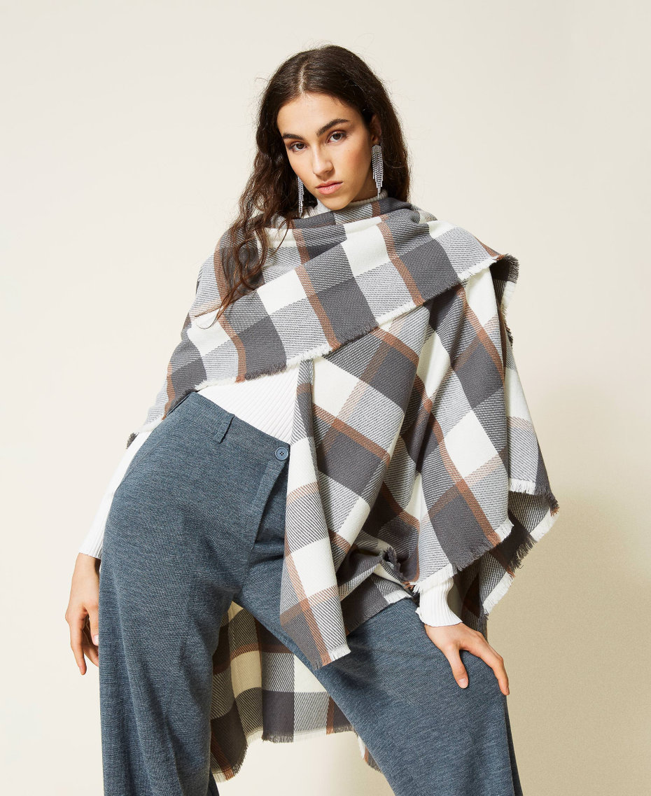 Jacquard chequered wool cloth poncho Grey Marl / &ldquo;Milk&rdquo; White Check Woman 212AA4062-04
