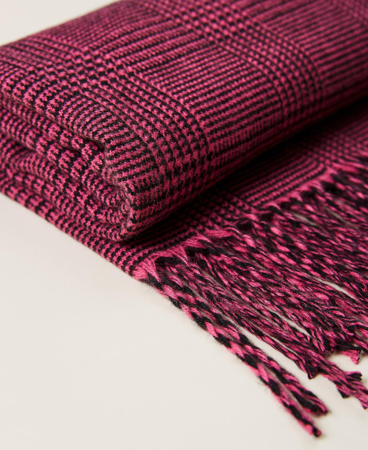 Jacquard chequered wool cloth scarf Two-tone Fuchsia / Black Woman 212AA4064-02