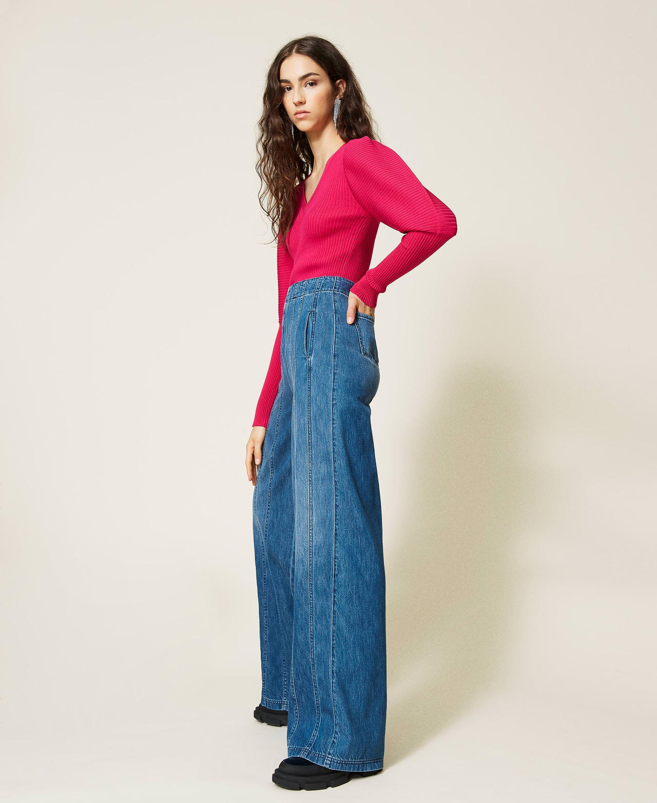 Wide leg ‘Mica’ jeans with stitching "Mid Denim" Blue Woman 212AP217B-02